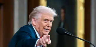 Trump paralajmëron Iranin: Anijet tona po ngarkohen me municione nëse dështojnë negociatat