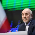 Kryeparlamentari i Iranit mesazh ironik Trump-it: Do të marri malli për naftën 4-5 dollarë