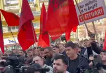 “Gjuha është historia jonë”, studentët protestë para ministrisë së Drejtësisë në Shkup: Kryeministër jep dorëheqjen, ne nuk tërhiqemi