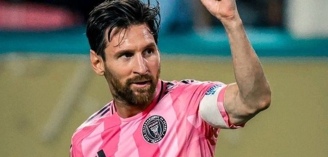 leo-messi-shkruan-historine-per-inter-miamin-shenon-golin-e-pare-ne-stadiumin-e-tyre-te-ri