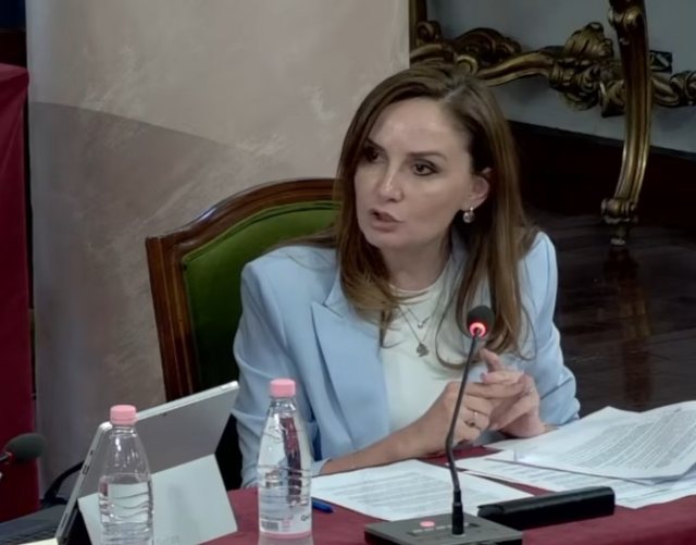  Më shumë para  më pak autonomi dhe investime   Tabaku në Komisionin e Reformës Territoriale  Modeli i centralizuar ka dështuar