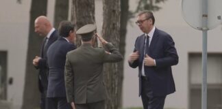 “Qendroni larg Rusisë” – Paralajmërimi i fortë amerikan për Serbinë