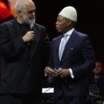 “Shpejt do të mësojmë edhe gjuhën shqipe” – Rama i dorëzon pasaportën shqiptare ish-kryebashkiakut të Nju Jorkut: