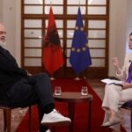 “Nuk kam takuar tjetër shkrimtar veç Kadaresë”, rrëfimi i Ramës për librin “Në Sofrën e Hënës”: Jam i dashuruar me gjuhën shqipe