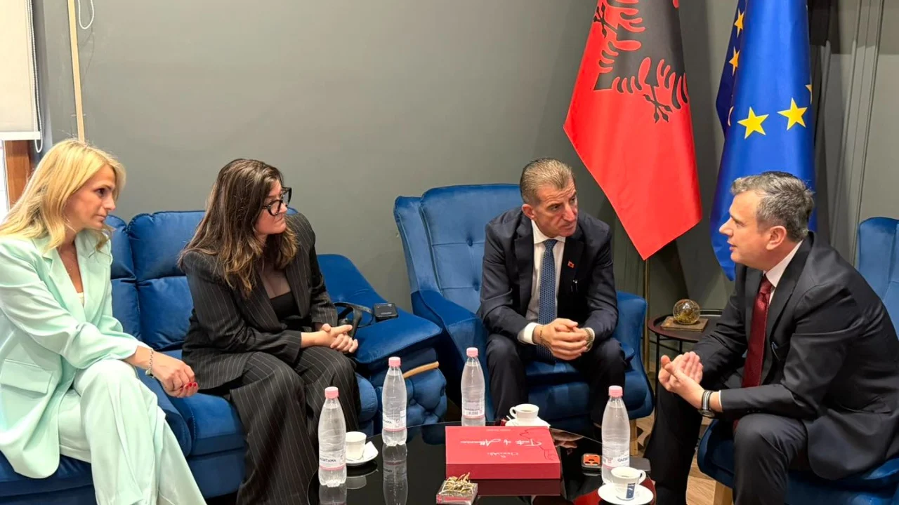 “Nuk jemi vetëm numra”/ Pas debatit në Samitin e Diasporës Balla pret në Kuvend juristen Eva Baçi, çfarë u diskutua