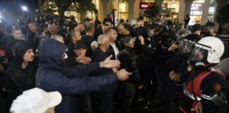 Për herë të parë, 5 militantë të Berishës lihen në qeli, u kapën me molotovë në duar! Gjykata cakton detyrim paraqitjeje për 6 të tjerë