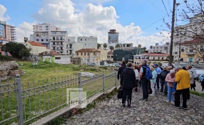 -800-0-13d680b884c7227f804836095a5cb65b