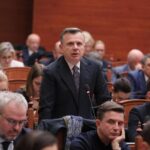 Noka i tha “do të të rrjep si kec”, Balla: Deputetët po kërcënohen me jetë, se nuk shkelin më gjallë në sallë