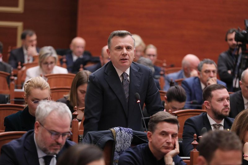 Noka i tha “do të të rrjep si kec”, Balla: Deputetët po kërcënohen me jetë, se nuk shkelin më gjallë në sallë