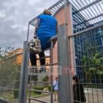 “Ku është Braho”, banorja nga Kurbini kalon kangjellat dhe futet në oborrin e SPAK: Bashkia më ka përvetësuar pronat!