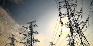 Tarifat e shpërndarjes së energjisë elektrike – ERE miraton vendimin për vitin 2026, sa do paguhet sipas nivelit të tensionit