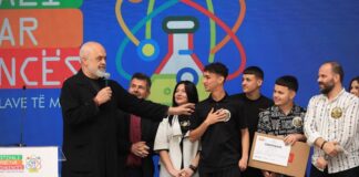 Finalja e Festivalit Kombëtar të Shkencës, fitues gjimnazi “Zhani Ciko”, Patos me projektin “Parku Inteligjent i Bletëve”