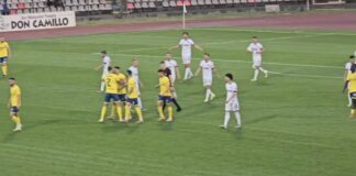 Elbasani mposht Vllazninë dhe merr kryesimin, Flamurtari mposht Dinamon