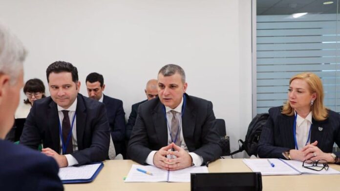 -800-0-a78a409d65e078652e76b01baec77efd