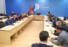 Tensione në PD, përfaqësuesit e PD lënë dokumentet e kandidimit në sportel