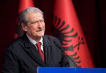 “Berisha e ka vendin në burg”, avokati: Disponon 230 pasuri të paluajtshme brenda dhe jashtë Shqipërisë!