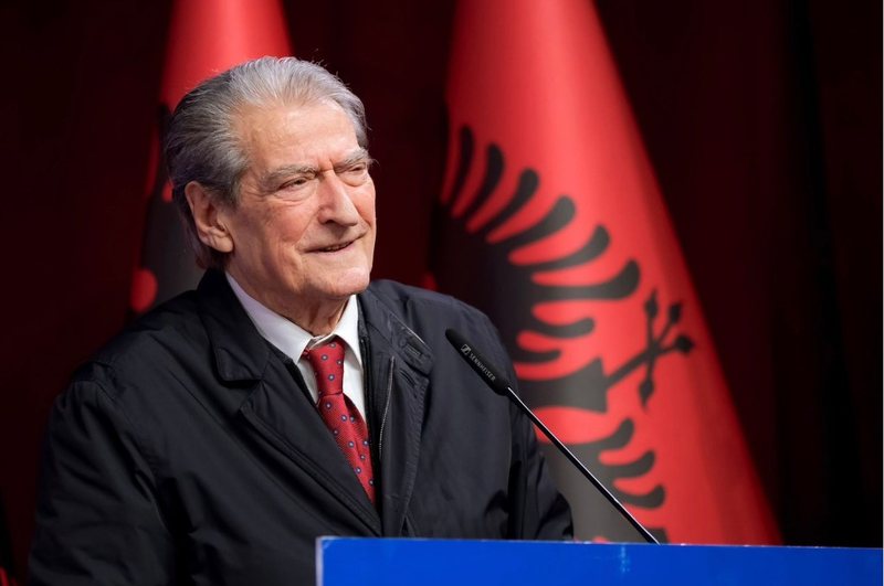  Berisha e ka vendin në burg   avokati  Disponon 230 pasuri të paluajtshme brenda dhe jashtë Shqipërisë 