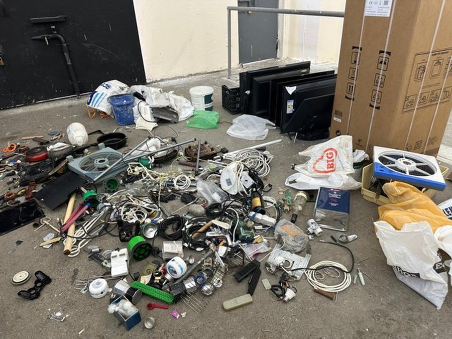 aksion-blic-ne-burgun-e-peqinit-thika-droge-e-kabuj-ne-qelite-e-te-forteve-transferohen-2-te-denuarit-perjete