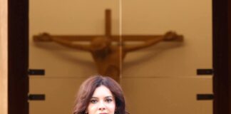 “Sa më pak mllef e urrejtje, dhe sa më shumë mirëkuptim”, Spiropali uron Pashkën Ortodokse: Ta duam njëri-tjetrin dhe të kujdesemi për atdheun