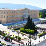 Tronditje në Parlamentin grek/ Skandali OPEKEPE, tre ministra japin dorëheqjen