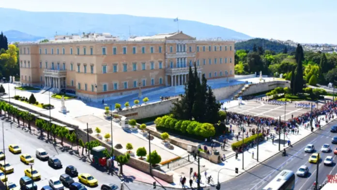 Greek-Parliament-Building-Why-Athens-1024x512_sd