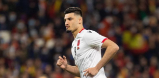 E bujshme nga Spanja, Armando Broja i vetëofrohet Barcelonës