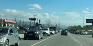 Emigrantët kthehen në vendlindje për Pashkët/ Trafik i rënduar në akset Lezhë-Laç e Lezhë-Shkodër