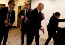 CBS News: Mësuesi i maskuar si i ftuar, planifikoi vrasjen e Trump dhe zyrtarëve të tij