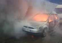 Gazetarit i digjet makina, ai e lidh sulmin me punën e tij