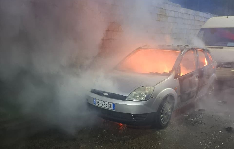 gazetarit-i-digjet-makina-ai-e-lidh-sulmin-me-punen-e-tij