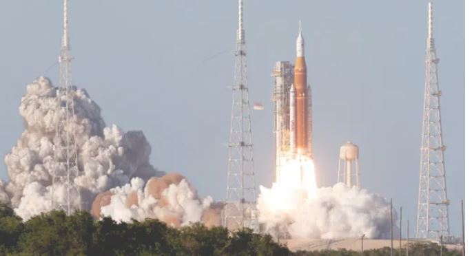 NASA rikthehet në Hënë  Niset misioni historik Artemis II  VIDEO 