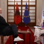 “Nuk kam takuar tjetër shkrimtar veç Kadaresë”, rrëfimi ekskluziv i Ramës për librin “Në Sofrën e Hënës”: Jam i dashuruar me gjuhën shqipe