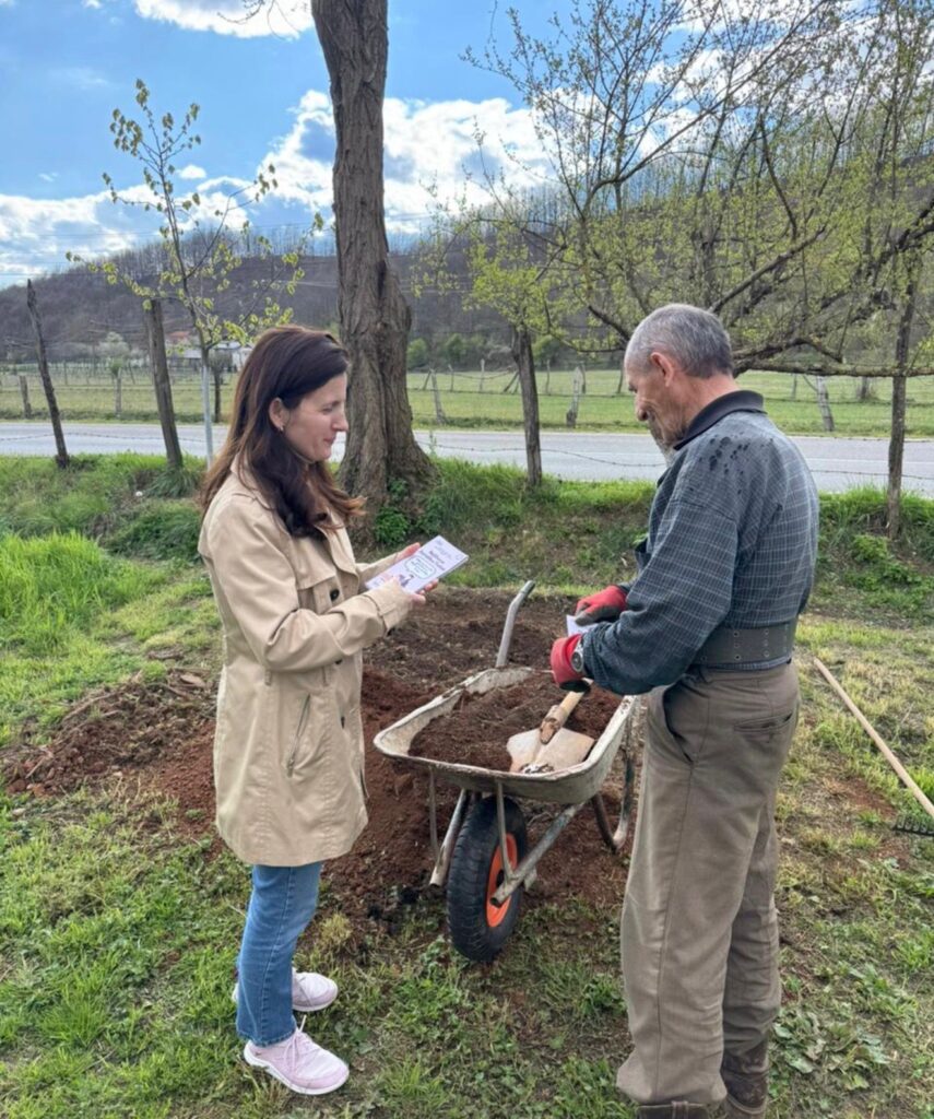 Tropojë  Banorët e Sopotit informohen mbi ndihmën juridike falas