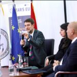 Ministri Hoxha në Durrës: Të rinjtë, shtylla kryesore e rrugës së Shqipërisë drejt BE-së