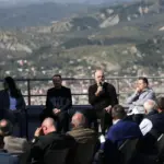 “Miku im më tha se dukem arrogant”/ Rama: Jam i gatshëm të përballem në fushën e fakteve, jo llafeve, korrupsioni po luftohet si asnjëherë