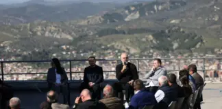 “Miku im më tha se dukem arrogant”/ Rama: Jam i gatshëm të përballem në fushën e fakteve, jo llafeve, korrupsioni po luftohet si asnjëherë