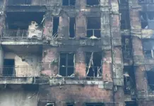 Zjarri te pallati pranë QSUT-së, 4 të arrestuar, shpallet në kërkim administratori i “Arlis”. Dëmtohen 71 shtëpi, kompania: Do rindërtojmë fasadën dhe apartamantet