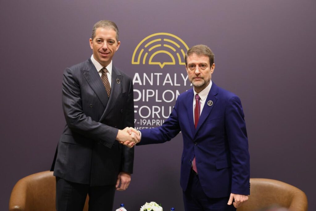 Hoxha takon homologun serb në Antalia  Fokus te bashkëpunimi ekonomik dhe dialogu rajonal