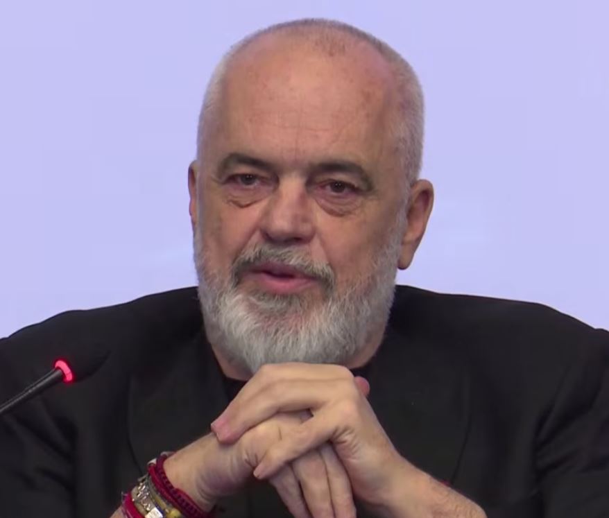 Rama me studentët për integrimin në BE  Kjo është një përpjekje që ka kuptim për secilin prej jush