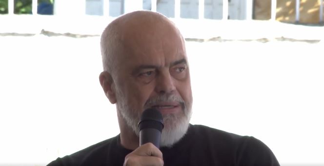 Kryeministri Rama në Berat  bashkëbisedim me pensionistët për politikat e pensioneve dhe mbështetjen sociale