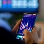 Sekretet para njoftimeve të Trump, kush po fiton miliona në heshtje?