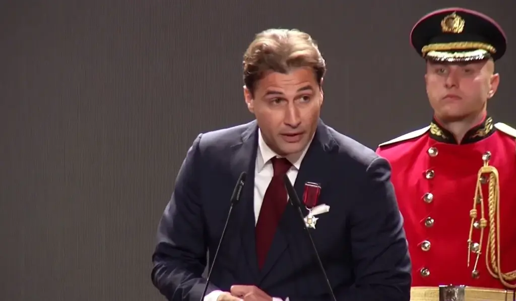 Samiti IV i Diasporës  Begaj dekoron disa personalitete  Lorik Cana nderohet me  Urdhrin e Skënderbeut 