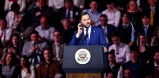 Telefonata e papritur nga Trump ndërpret fjalimin e JD Vance në Hungari: Zoti President