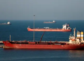 Opsionet e Teheranit për t’iu përgjigjur bllokadës detare të Ngushticës së Hormuzit, çfarë nënkuptojnë kërcënimet e Trump për anijet e vogla iraniane