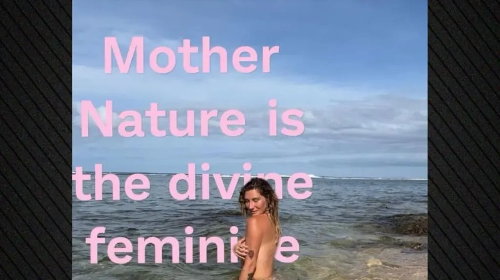 FOTO  Këngëtarja  hoot  pozon e zhveshur për Ditën e Tokës  ndan mesazhe filozofike në Instagram