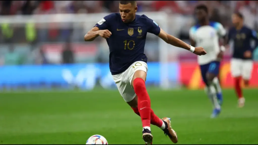 Kylian Mbappe pa filtra  Kisha vendosur të lija kombëtaren  PSG  tripletë pa mua  s kam asnjë pendesë 