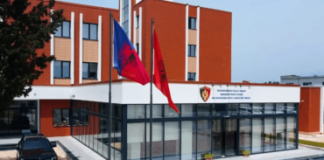 Kanosën babë e bir, arrestohen tre persona në Shkodër. Çfarë u zbulua gjatë kontrolleve