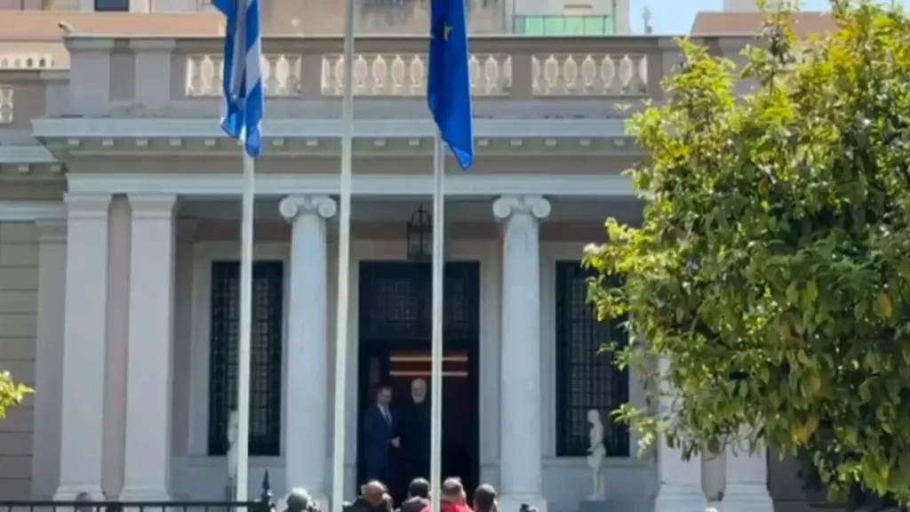 Vizita zyrtare në Athinë  kryeministri Edi Rama pritet nga Mitsotakis