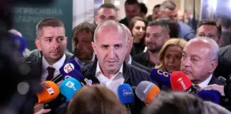 Nga ushtarak dhe pilot luftarak në kryeministër, kush është Rumen Radevi pro-rusi që fitoi zgjedhjet në Bullgari