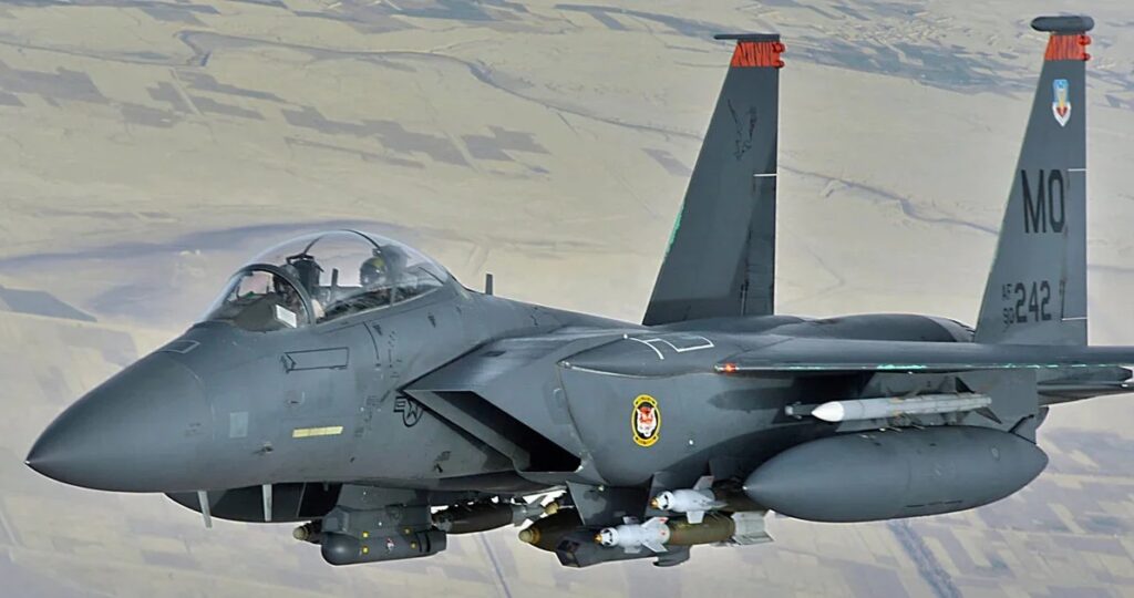 SHBA dërgojnë komandot  Teherani ofron shpërblim  Amerikanët dhe iranianët në garë për të gjetur pilotin e zhdukur të F 15